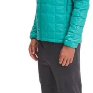 The north face thermoball porcelain green colored jacket men’s new with tag